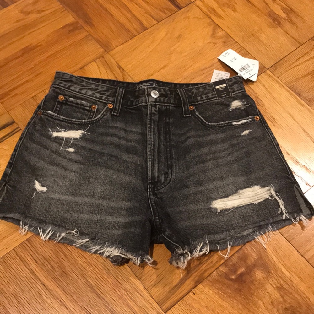 Abercrombie black wash high rise Annie short
